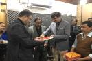 बीईई के सचिव महोदय श्री पंकज कुमार द्वारा साथ में नेद्शक श्री सौरभ डिड्डी एवं मीडिया प्रबंधक श्री सौरभ भटनागर "बचत के सितारे दोस्त हमारे" कुछ नए स्क्रिप्ट का विमोचन करते हुए